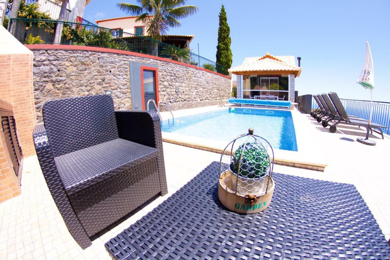 Casa Da Rainha Bungallow Estreito Da Calheta Екстер'єр фото