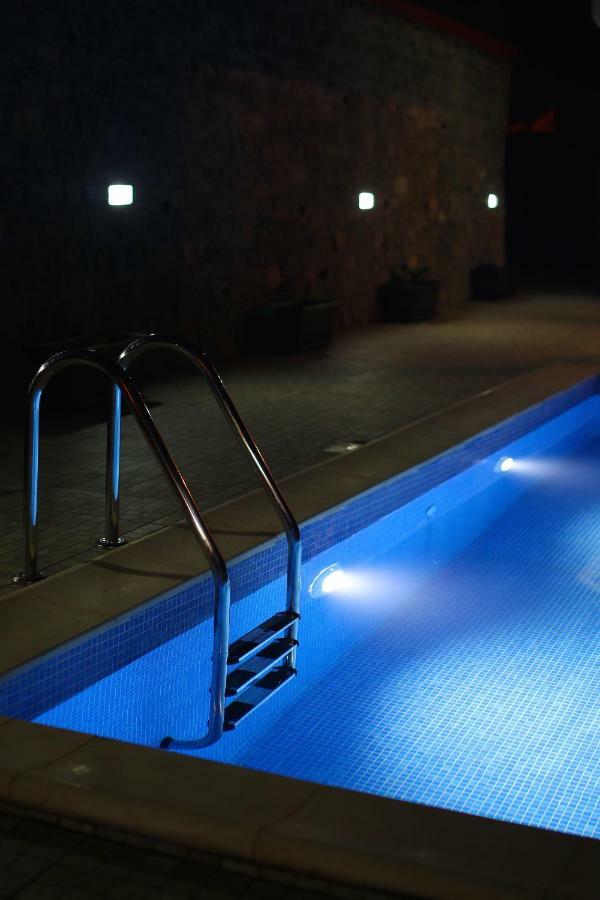 Casa Da Rainha Bungallow Estreito Da Calheta Екстер'єр фото