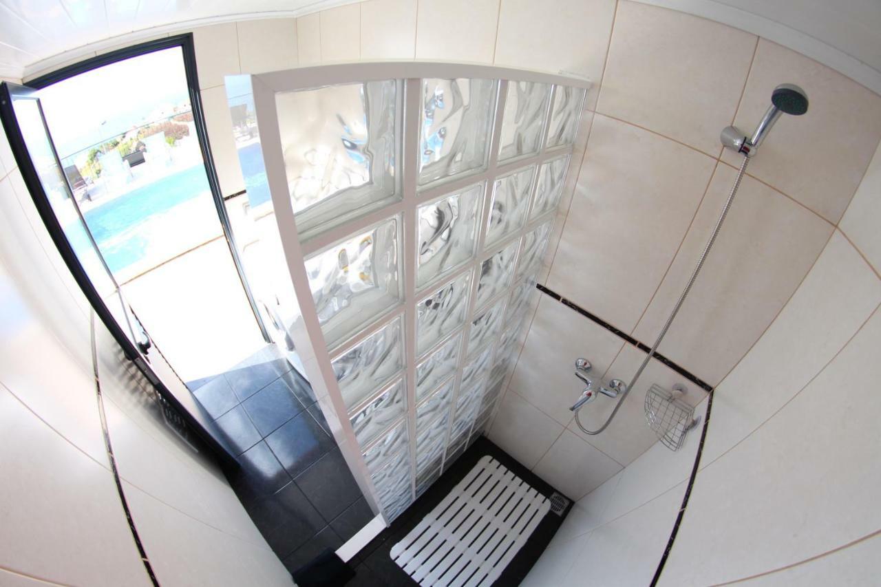 Casa Da Rainha Bungallow Estreito Da Calheta Екстер'єр фото